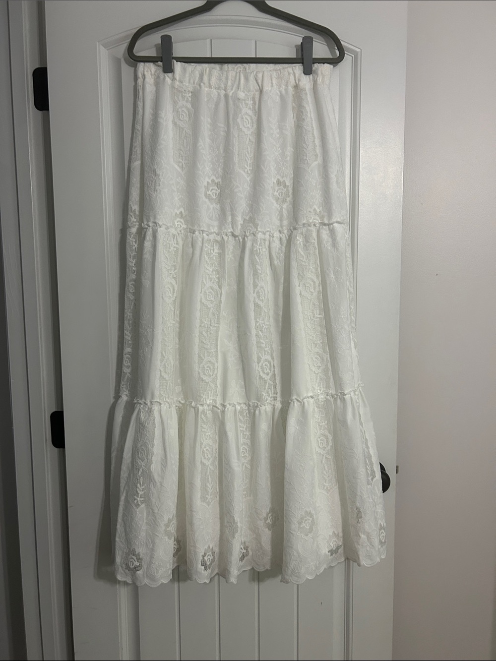 ALTAR’D State White Tiered Lace Maxi Skirt